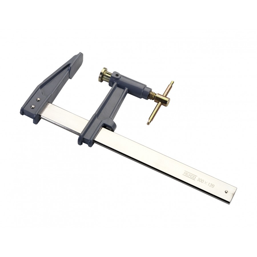 Sargento de apriete con émbolo, indicado para sujetar piezas de manera firme a la superficie de trabajo.
Cuenta con una fija Sargento de apriete con émbolo, indicado para sujetar piezas de manera firme a la superficie de trabajo.
Cuenta con una fija